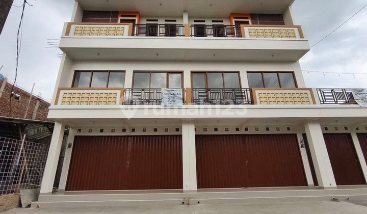 New 3-Story Shophouse in Jatinangor Suitable for Business, Office