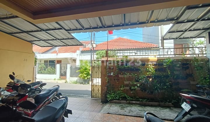 Rumah Disewakan Di Tomang Lingkungan Tenang Dekat Jalan Protokol