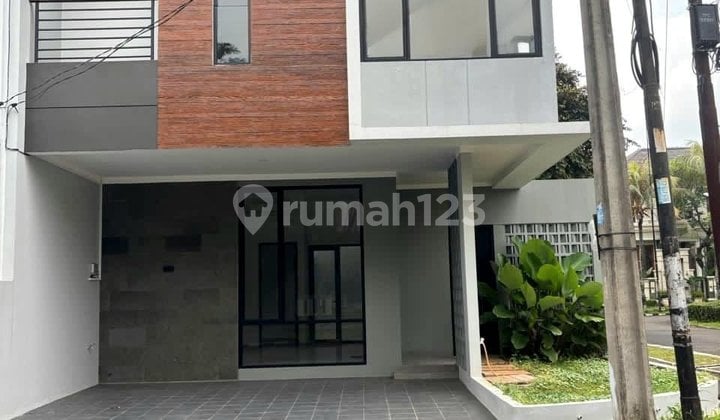 Rumah Hoek Baru di Bintaro Sektor 9 Siap Huni