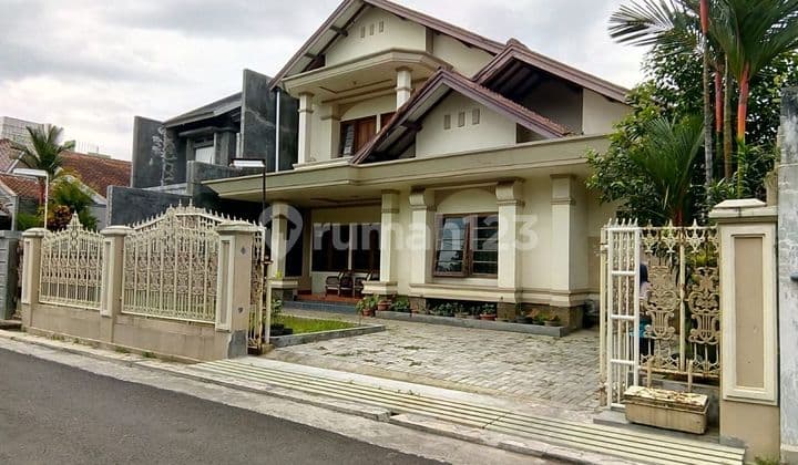 Spacious Strategic House Wing of Jakarta Bandung Bypass