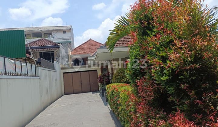 Rumah Terawat Di Mainroad Supratman Sayap Riau Bandung Kota