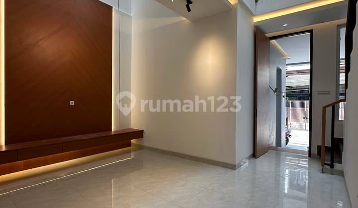Rumah HOKI & CANTIK, SHM di Duri Kepa, Jakarta Barat (SS-028)