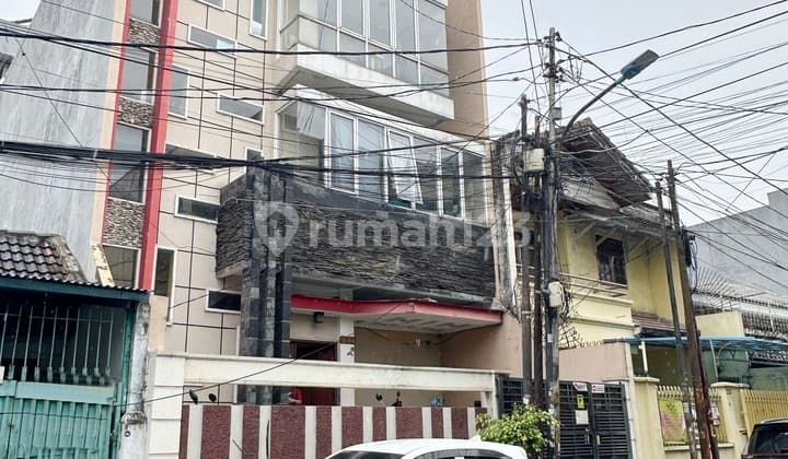Rumah Kost di Tanjung Duren, 3.5 Lantai, SHM, Dekat Universitas (A-70016)