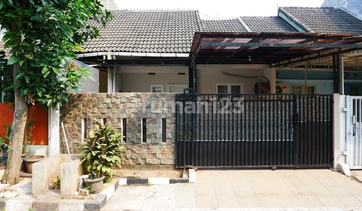 The house has been renovated, 1.5 stories, North-facing, in the Banjar Wijaya Cluster.