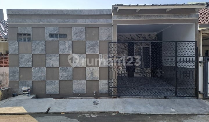 Rumah Siap Huni, Renovasi, Barat, 1 Lantai, di Perum Simprug di Poris