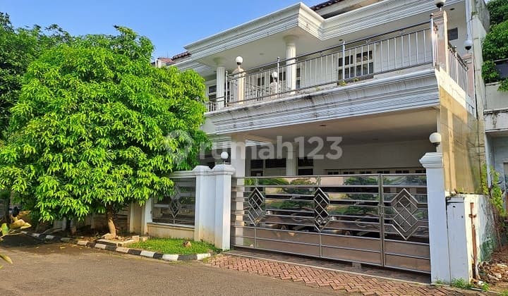 Rumah sudah direnovasi, Utara, di jalan Boulevard Perum Modernland