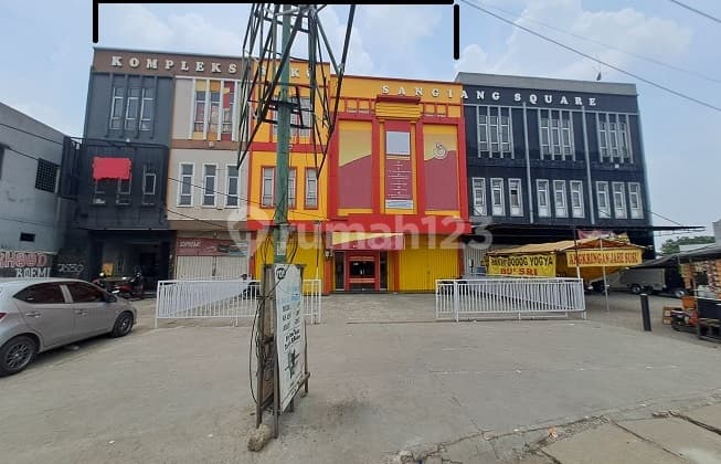 5 Ruko gandeng siap pakai, 3 Lantai, cocok invetasi, di Jln Moh. Toha