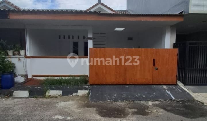 Rumah Siap Huni, Renovasi, 1Lt, Selatan, di Perum Modernland Tangerang
