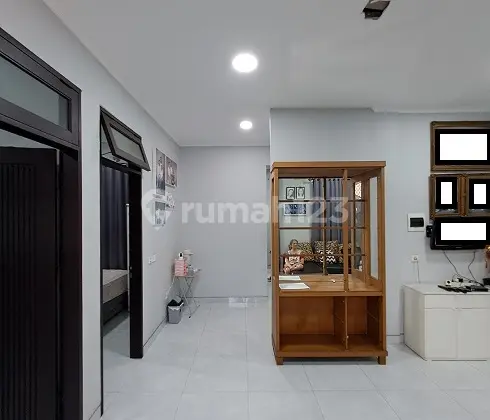 Rumah Siap Huni, Full Renovasi, 2,5Lt, Utara, di Cluster Banjar Wijaya