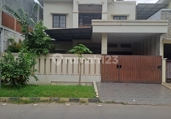 Rumah siap huni, renovasi, Boulevard, 2 Lantai, di Perum Banjar wijaya