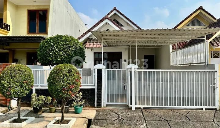 Rumah lama siap huni, Renovasi, 1 Lantai, di Perum Banjar Wijaya