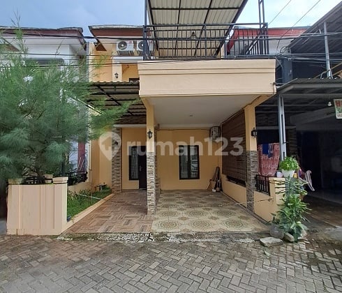 Harga murah, Rumah Renovasi, 2 Lantai, selatan di Perum Kaisar mansion