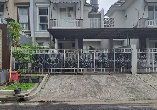Rumah siap huni, Renovasi, Boulevard, 2 LT, di Cluster Banjar Wijaya
