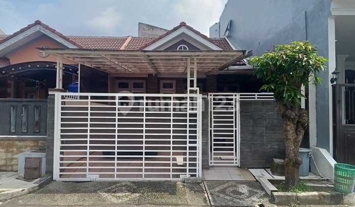 Rumah siap huni, Renovasi, 1,5 Lt, selatan, di Cluster Banjar Wijaya