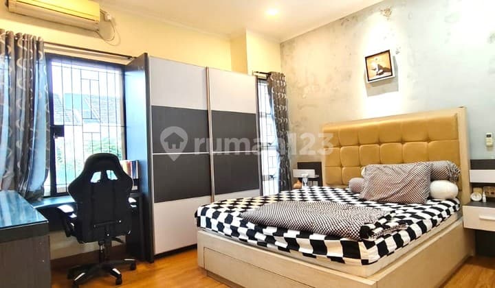 Dijual Rumah Bagus Semi Furnished Di Canary Timur, Gading Serpong