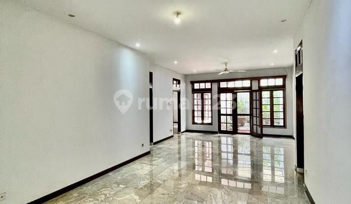 Cipete, Rumah Kokoh Siap Huni Dalam Komplek Dekat Kemang