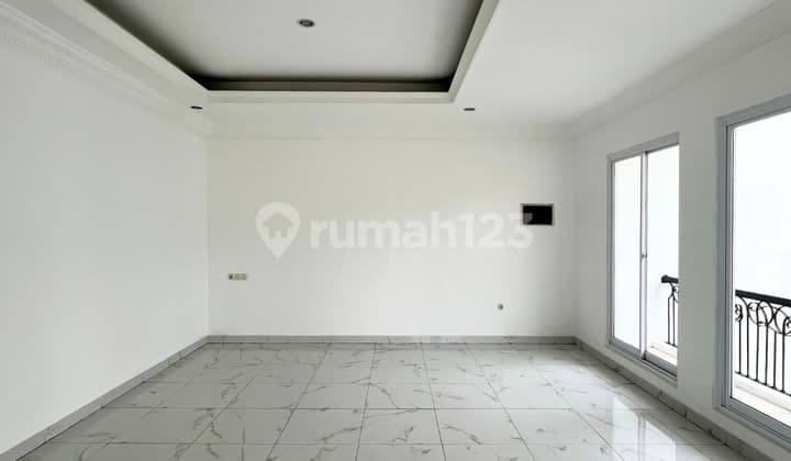 Rumah Baru Dalam Komplek Dekat Mrt Ada Private Lift Di Cilandak
