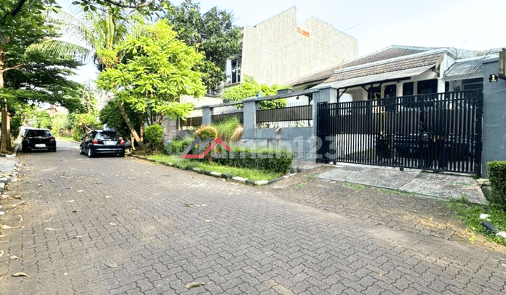 Rumah Luas Asri Dekat ke MRT Lebak Bulus Komplek One Gate System.