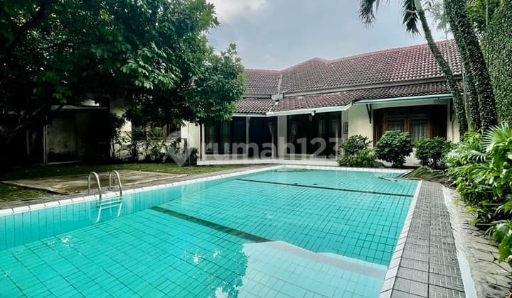 Pejaten Barat Raya, Rumah Luas Srategis Dekat Kemang Dan Ampera