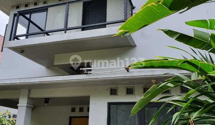 Rumah Bagus di Delman Raya, Jakarta Selatan