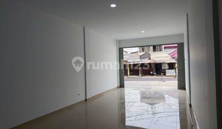Ruko di Jalan Rengas Raya, Tangerang Selatan