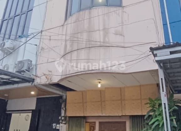 Ruko siap huni di Ciputat