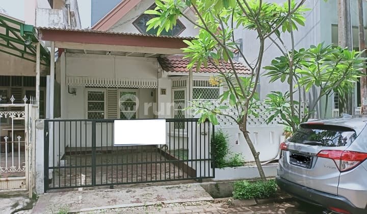 Rumah Asri, Sejuk Dan Tenang Depan Taman Di Bintaro Jaya Tang Sel