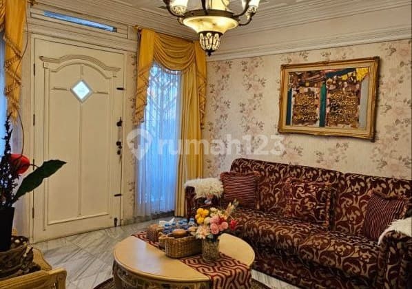 Dijual Rumah Lux di Setrasari Dekat Mall Pvj, Kota Bandung Mr