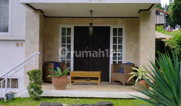 Dijual Villa Semi Furnished Di Villa Istana Bunga Parompong