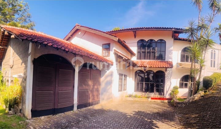 Dijual Rumah besar dengan Best City View Bandung