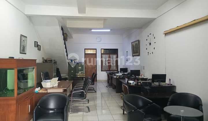 For Sale Shop House in Arcamanik Endah, Bandung, Suitable for Offices and All Types of Businesses.