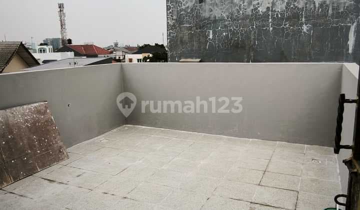 Dijual cepat unit rumah baru 3 lantai di kampung bali dekat citra 1 ext kalideres harga nego