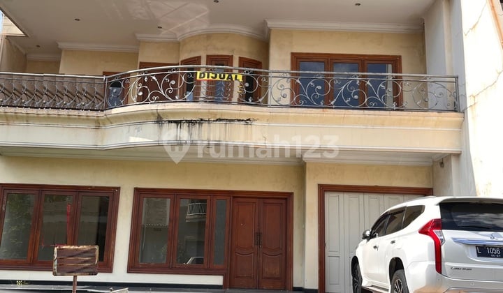 For Sale, Bukit Darmo Golf House, Dukuh Pakis, Surabaya For Sale, Bukit Darmo Golf House, Dukuh Pakis, Surabaya