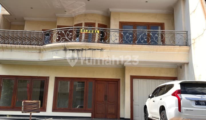 Dijual Rumah Bukit Darmo Golf Dukuh Pakis Surabaya