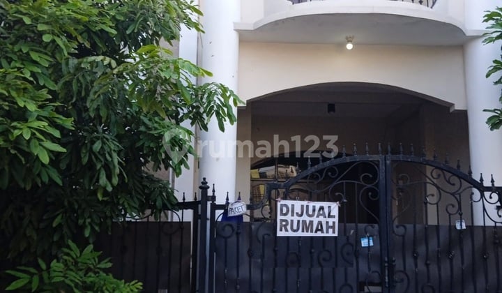 House for Sale in Taman Pondok Indah Wiyung Surabaya House for Sale in Taman Pondok Indah Wiyung Surabaya