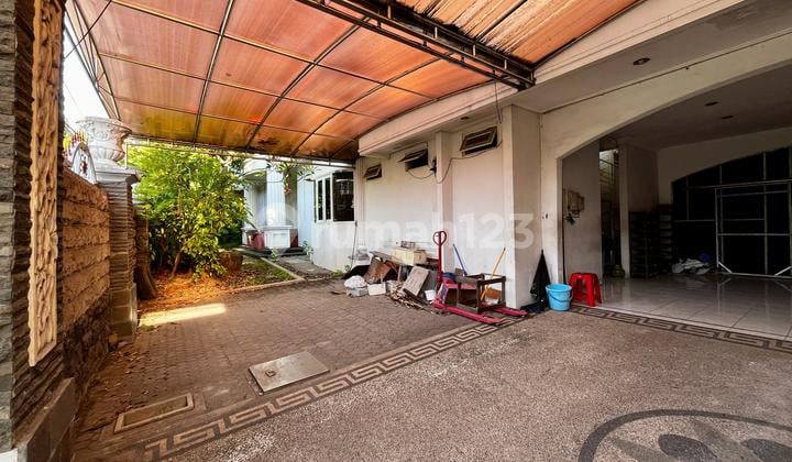 Rumah mewah dijual di Raya Panjang Jiwo Permai, Tenggilis Surabaya