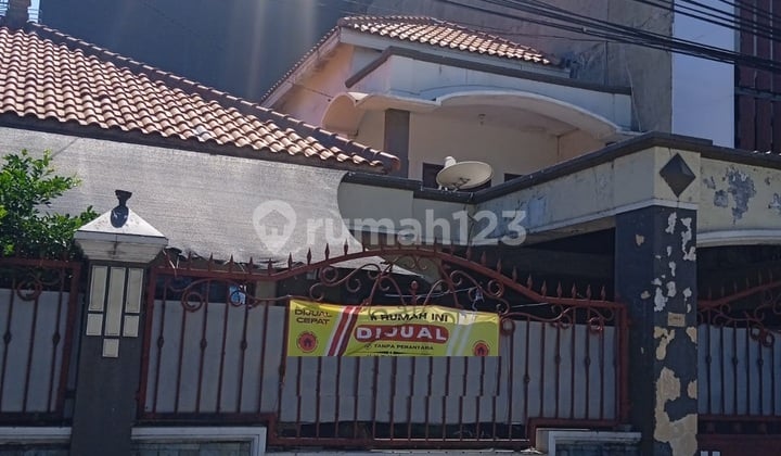 For Sale House on Perak Pabean Cantikan Street, Surabaya