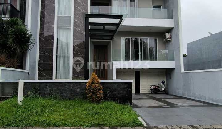 Dijual Rumah Mewah Citraland Utama Dijual Rumah Mewah Citraland Utama