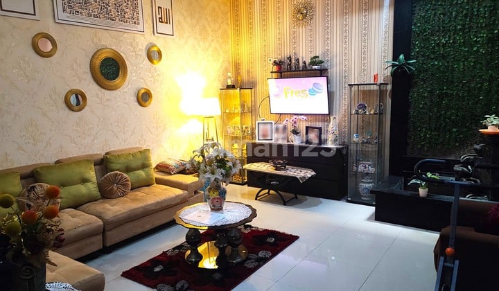 Rumah 2 Lantai Bonus Toko Raya Harapan Kita di Lippo Kawaraci