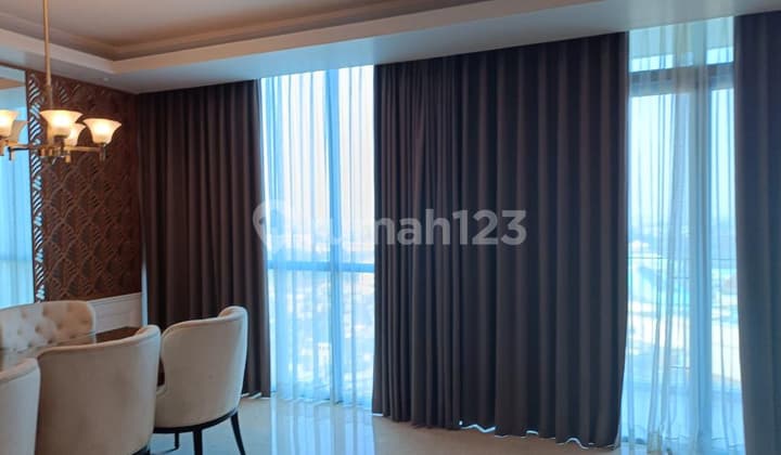 Apartement The Windsor 3 Bedroom , Furnish , Private Lift, Strategis Dan Siap Huni The Windsor Apartemen