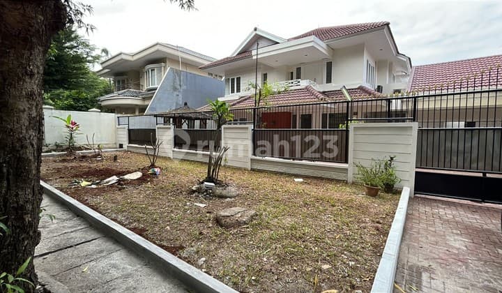 Disewakan Rumah Mewah Lebak Bulus 5Kt + Kolam Renang - Dekat MRT & Tol