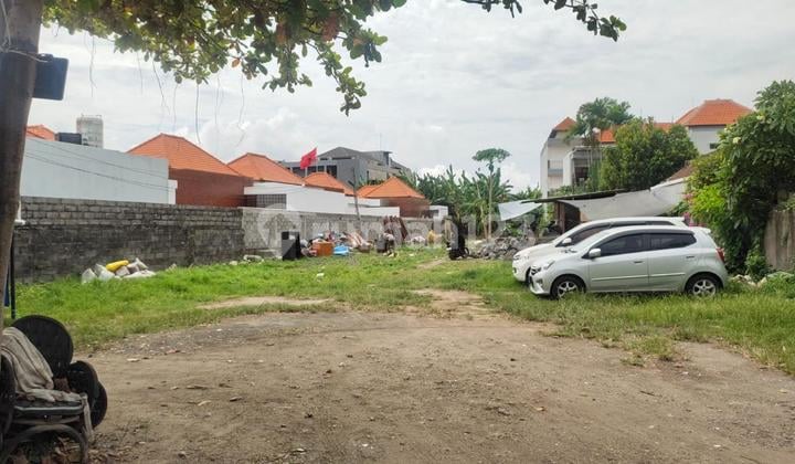 Land in Seminyak Behind Warung Made