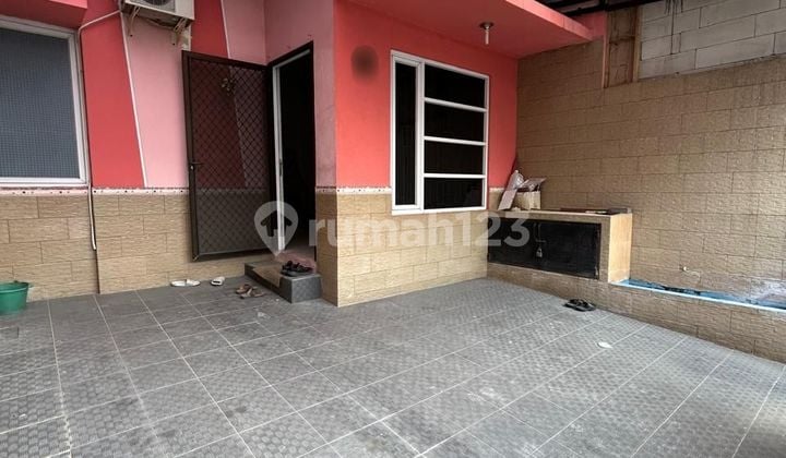 Rumah siap huni minimalis 1 1/2 lantai di Serpong