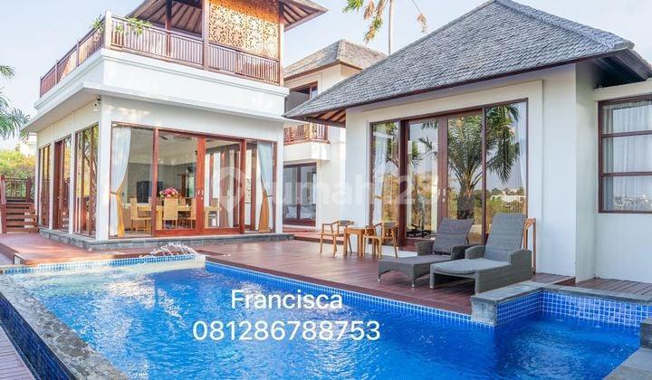 Mewah 4 Kamar Tidur Villa dengan Pemandangan Laut & Golf, Kolam Renang Pribadi & Ruang Hidup Luas di Pecatu, Bali, Indonesia