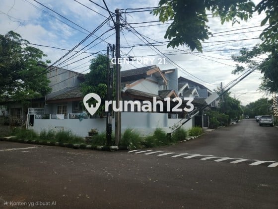 For Sale Comfortable and Safe House in Bintaro Jaya Sector 9