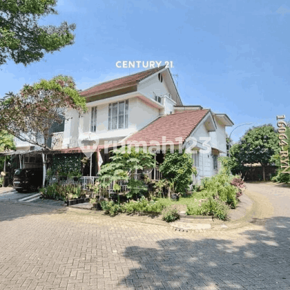 Jual Rumah Prime Location Siap Huni Posisi Hoek di Bintaro Jaya