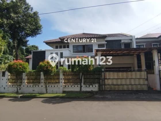 Dijual Cepat Rumah Nyaman dan Halaman Luas di Bintaro Sektor 9