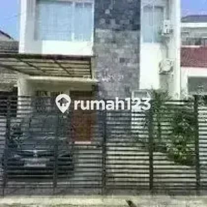 Dijual Rumah 2 Lantai Siap Huni Akses Jalan Lebar di Sektor 4
