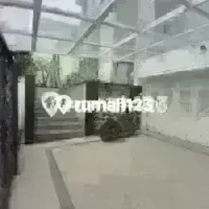 Rumah Cantik Kwalitas Premium Halaman Luas Asri Nyaman Aman