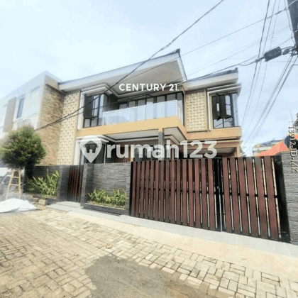 Rumah Brandnew Posisi di Hook 2 Lantai Dekat Stasiun Sudimara